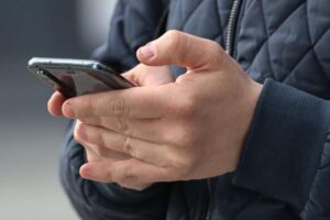Мошенники ищут жертв среди желающих посмотреть спектакль Бутусова