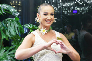 «Сняла стресс»: Бузова похвасталась кольцом Cartier