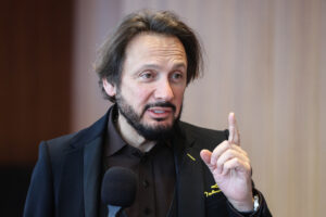 Стас Михайлов высказался о созданных нейросетью песнях