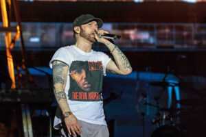 Эминему приписывают новый роман с визажисткой