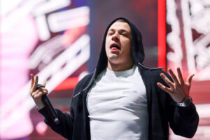 Macan отменил концерты после получения повестки