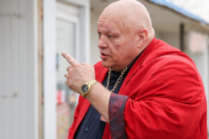 Шоумен заявил, что превратит имя одного иноагента в свою фамилию