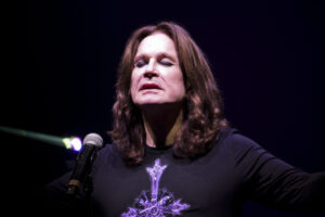 Стала известна неожиданная деталь из жизни Оззи Осборна и Мэттью Перри