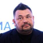 «Все больницы забиты такими»: Сергей Жуков о причине госпитализации матери