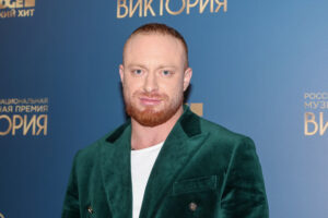 Известного певца признали отцом внебрачного ребенка