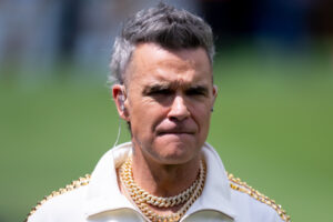 Известный певец рискует ослепнуть из-за уколов для похудения