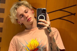 Продюсер ответил, что будет с карьерой Милохина в случае возвращения в РФ