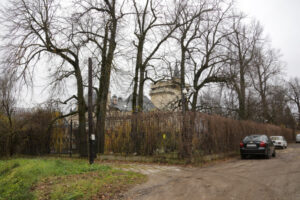 Пугачеву обяжут снести незаконную постройку на реке у поместья