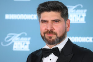 Режиссер Арутюнов вспомнил напутственные слова умершего Романа Попова