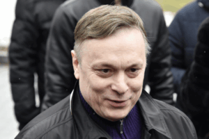 Розыск, мошенничество, «войны» со звездами: где сейчас Андрей Разин