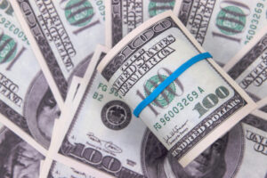 Сестра Тодоренко начала продавать свои голые фото для заработка на Украине