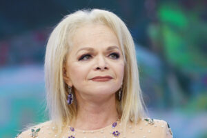 Стали известны подробности общения Долиной с мошенниками