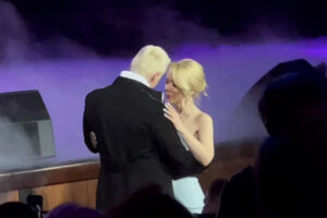 Танец SHAMAN и Мизулиной восхитил зрителей на концерте в Кремле