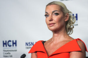 Волочкова и Рома Желудь слились в страстном поцелуе