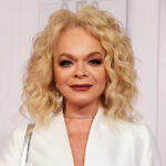 Адвокат ответил, что может грозить Долиной из-за неуплаты налога за особняк