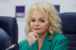 Директор Долиной ответил на вопрос о ее миллионных гонорарах за корпоративы