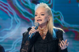 «Долбать женщину, издеваться — нельзя»: директор Долиной о ее молчании