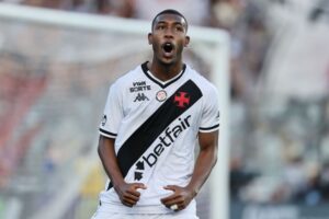 Названы два топ-клуба Европы, готовые подписать Райана. «Зенит» интересовался игроком