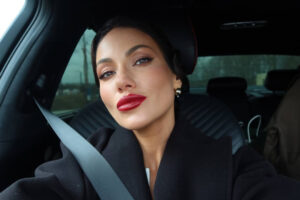 «Так больно»: блогер Любятинка вызвала скорую помощь