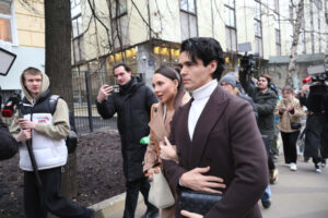 Возлюбленный Лерчек ждал ее у дверей зала суда