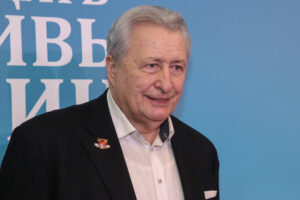 Звезда хоккея приобрел картину юной дочери Кудрявцевой