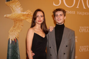 Звезда «Слова пацана» впечатлил поклонников семейными фото