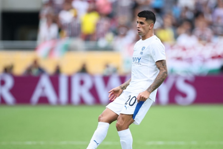 «Барселона» сделала предложение «Аль-Хилялю» по трансферу Жоау Канселу — Романо