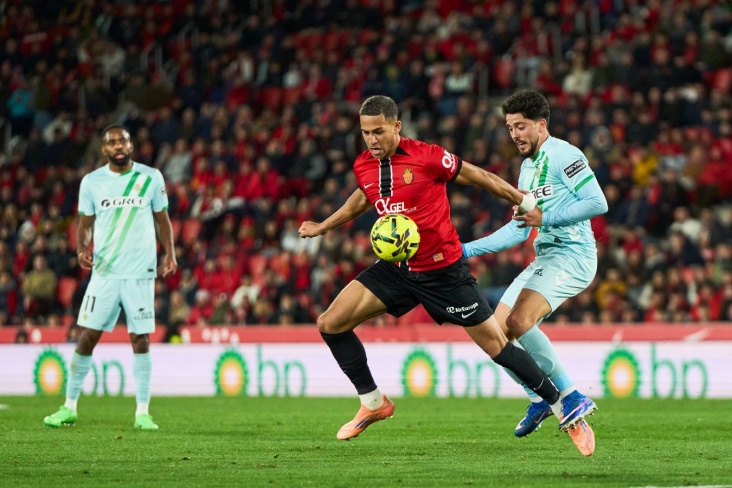 Бывший клуб Карпина уволил главного тренера после серии поражений