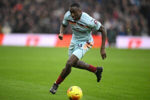 «Манчестер Юнайтед» и «Ньюкасл» вступили в борьбу за защитника «Брентфорда» — TEAMtalk