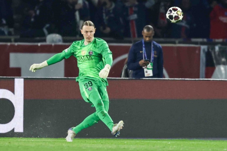 Сафонов опубликовал пост после победы «ПСЖ» в матче с «Челси», где он пропустил два гола