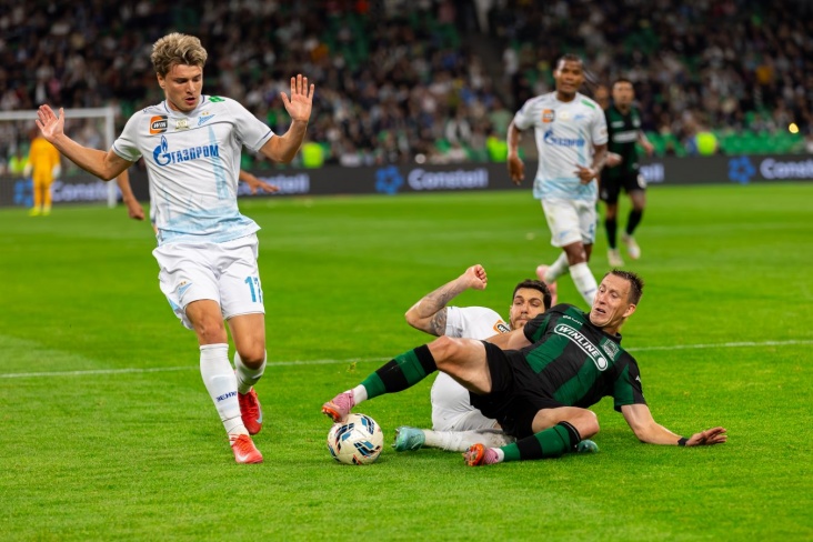 Бубнов заявил, что Мостовому искусственно не дают развиваться в «Зените»