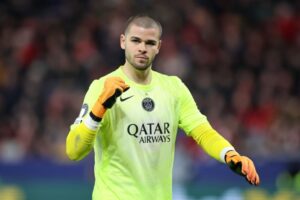 Экс-вратарь сборной Франции призвал дать шанс Шевалье в конкуренции с Сафоновым в «ПСЖ»