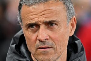 «Впервые такое вижу». Тренер «ПСЖ» — об удалении Гонсалу Рамуша в матче с «Анже»