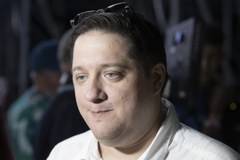 Роман Попов