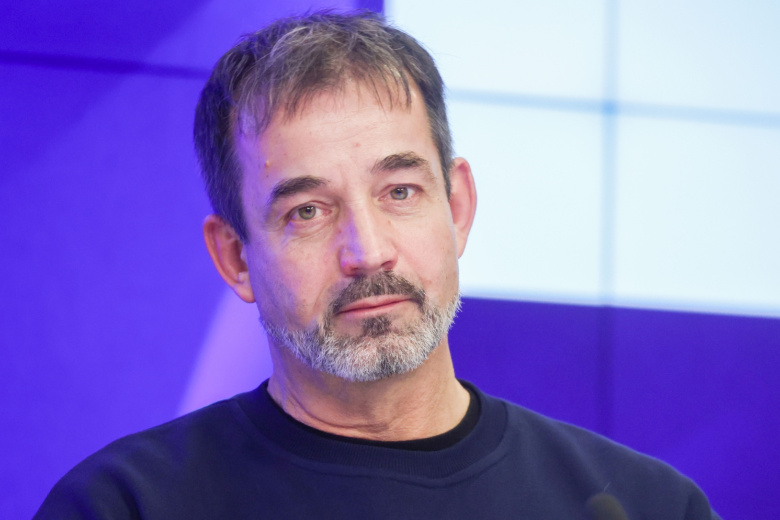 Дмитрий Певцов