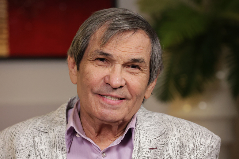 Бари Алибасов