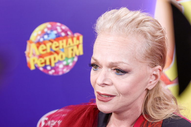 Лариса Долина