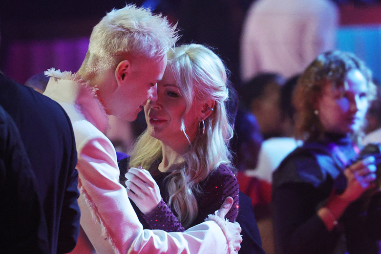 Ярослав Дронов (SHAMAN) на международном музыкальном конкурсе «Интервидение»