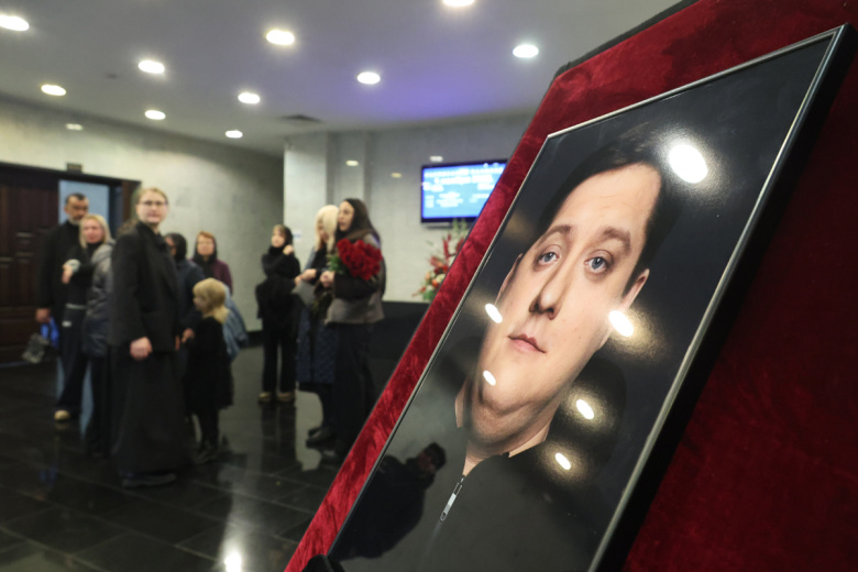 Церемония прощания с Романом Поповым в зале ЦКБ на улице Маршала Тимошенко